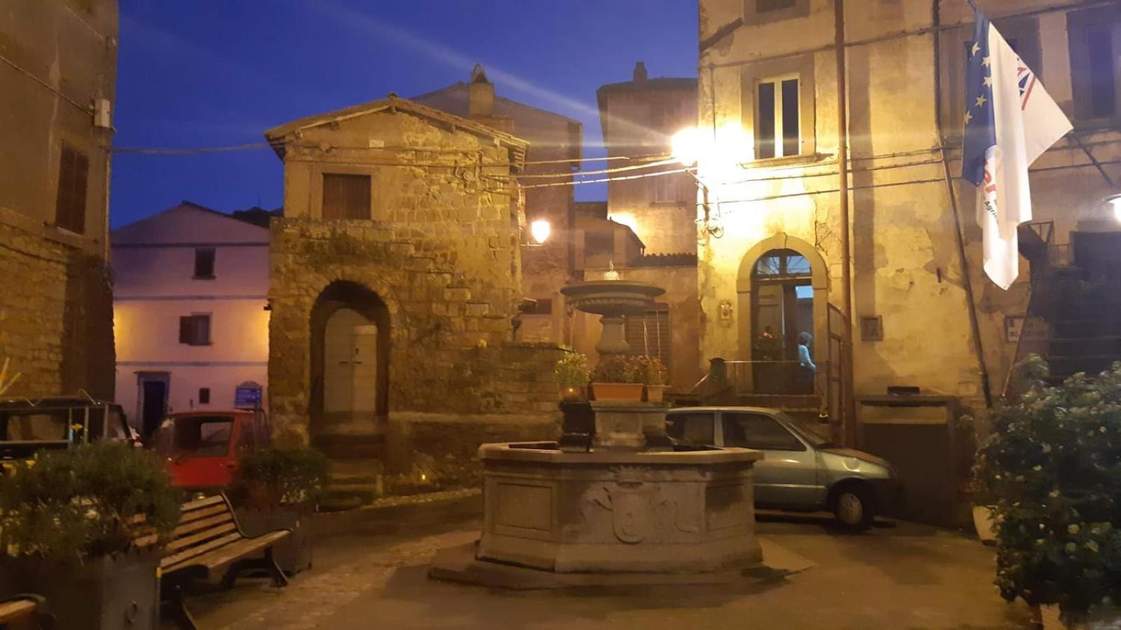 La Casa Di Augusto Hotel Bomarzo Bagian luar foto